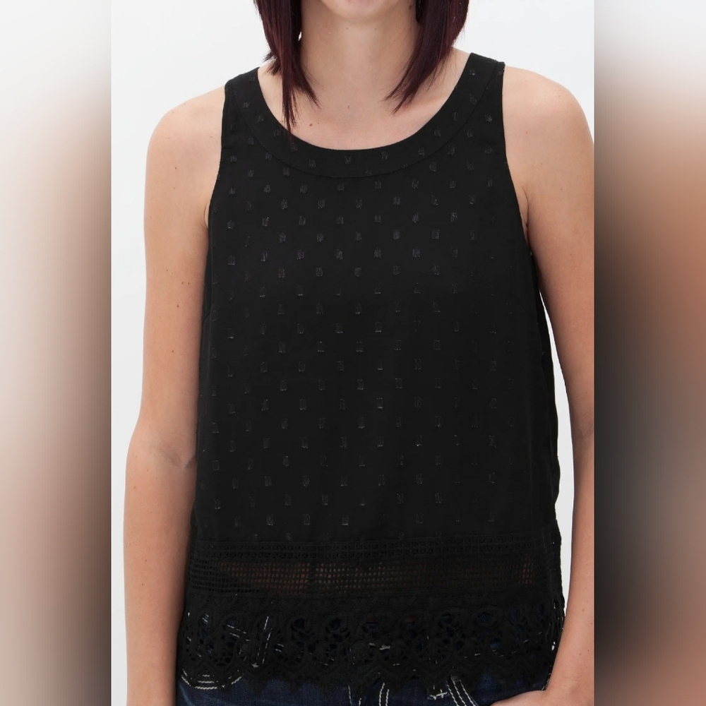 Buckle BKE Boutique Black Sleeveless Chiffon Tank with Lace Hem